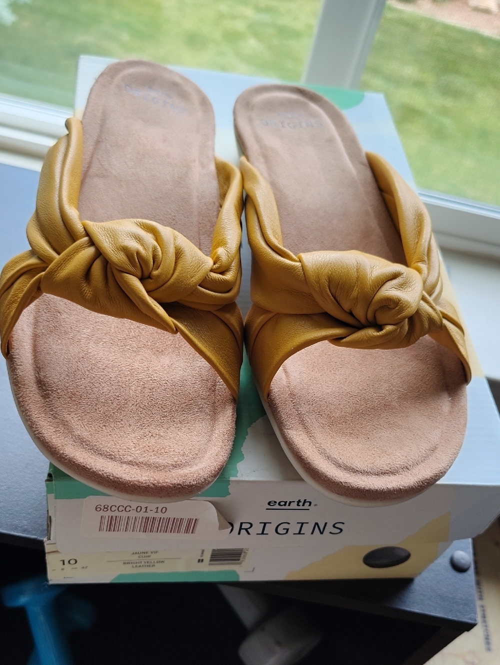 Earth Origins Women’s  Yellow Knot Slide Sandals